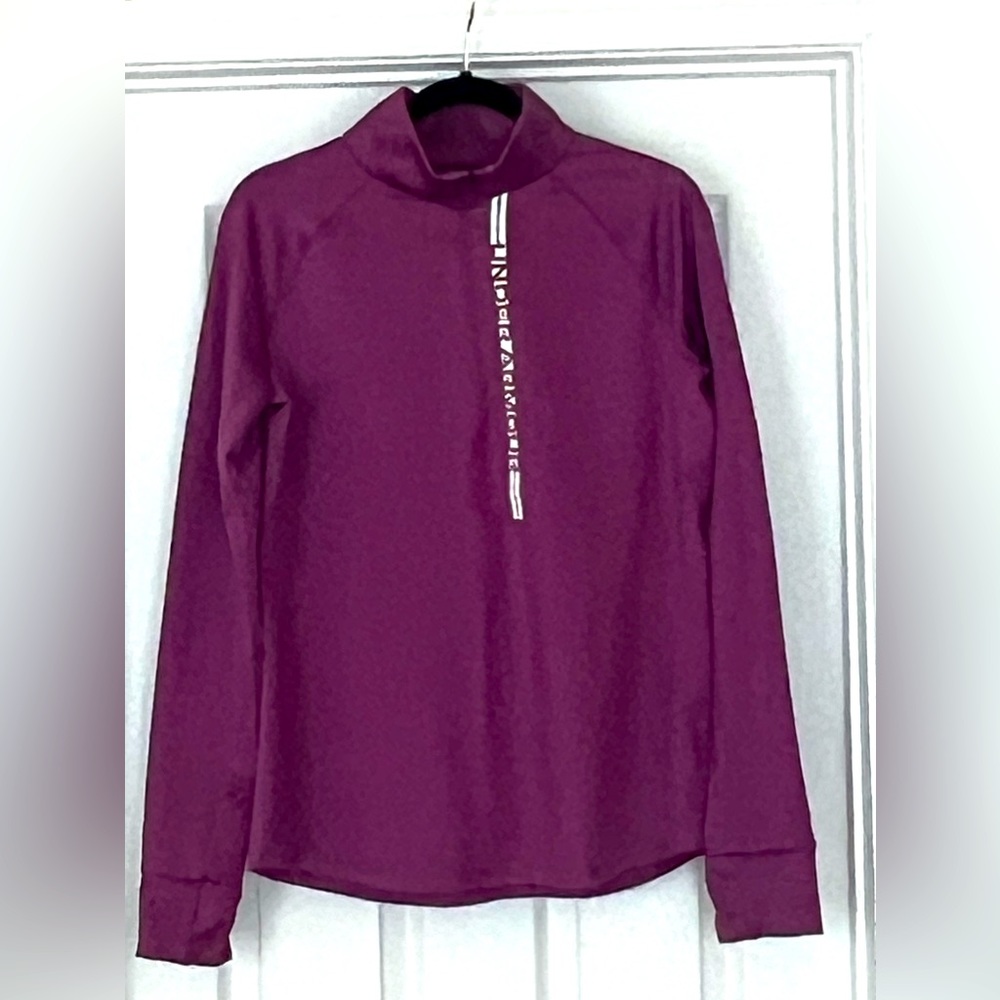 NWT Under Armour lightweight half zip pull over